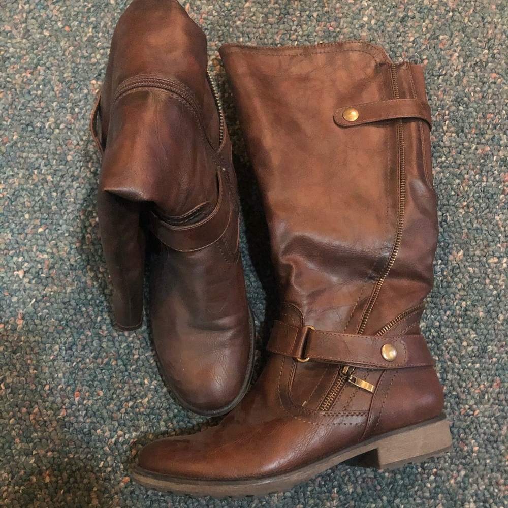 Brown boots